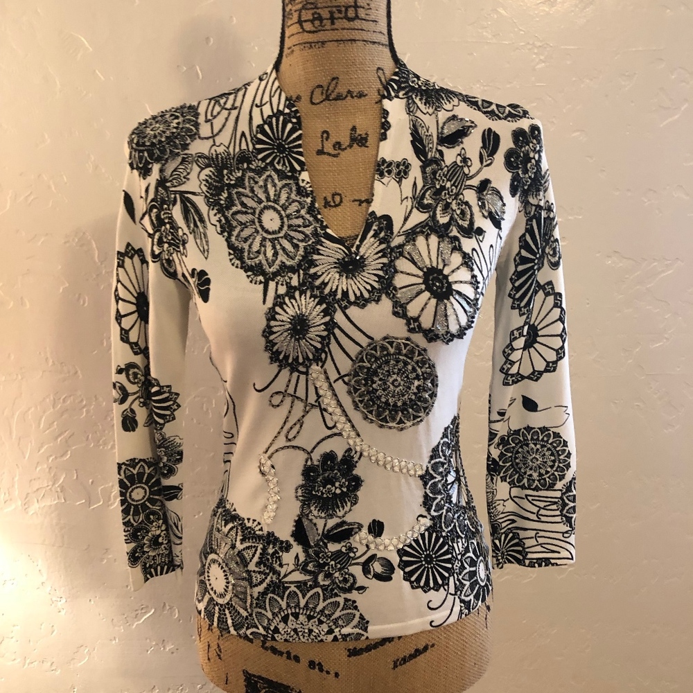 Alberto Makali V-neck pullover sweater, small